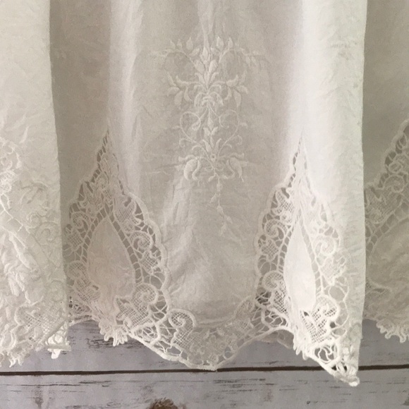 • Forever 21 White Crochet Dress • - Picture 3 of 7